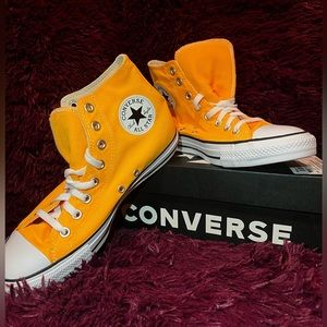 UNISEX ALL STAR CONVERSE ELECTRIC YELLOW 7.5 Men’s/9.5Womens